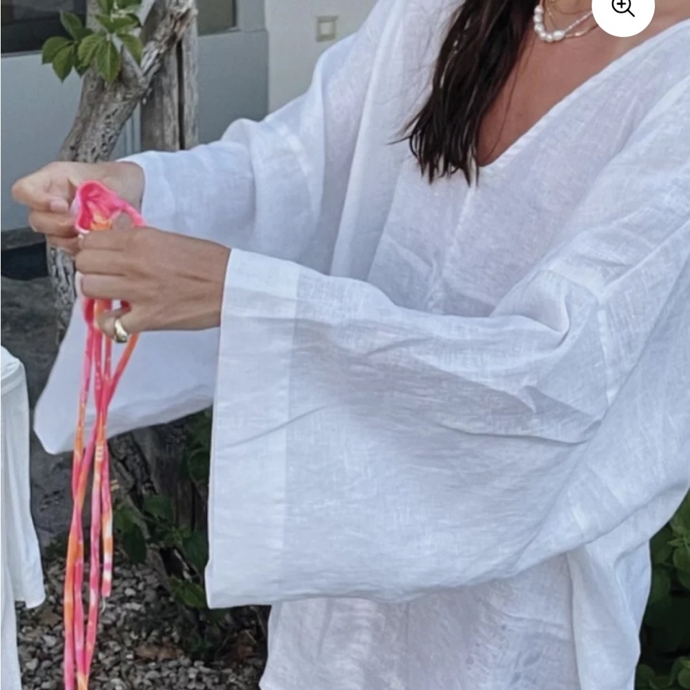 Unik White V-Neck Tunic - Picture 5 of 12
